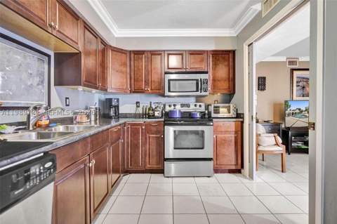 337 Ives Dairy Rd 12, Miami FL - photo 20 of 43
