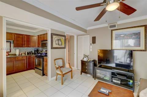 337 Ives Dairy Rd 12, Miami FL - photo 22 of 43