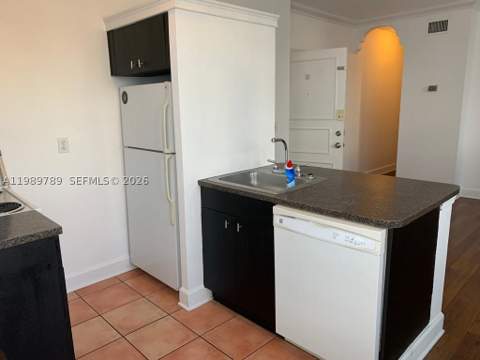 1027 Pennsylvania Ave 203, Miami Beach FL - photo 6 of 14