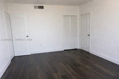 9341 E Bay Harbor Dr 6C, Bay Harbor Islands FL - photo 17 of 26