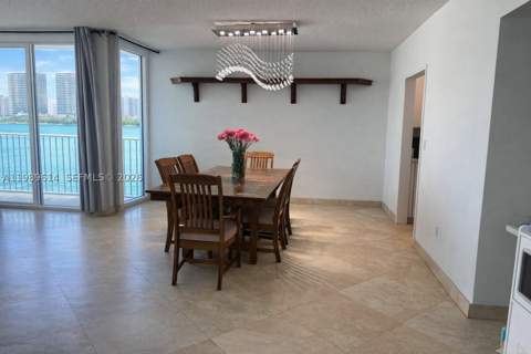 9341 E Bay Harbor Dr 6C, Bay Harbor Islands FL - photo 8 of 26