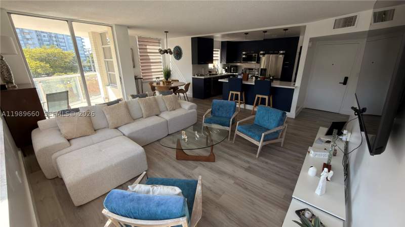 2 bedroom Condominium at 1351 NE Miami Gardens Dr 325E, Buckley Towers Condo - Ea, Miami — photo 2