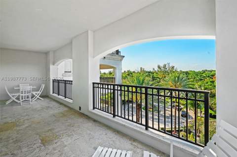 3535 Hiawatha Ave 502, Miami FL - photo 23 of 45