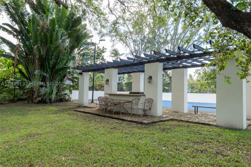 6 bedroom SingleFamilyResidence at 5005 Lakeview Dr, Lake View Sub, Miami Beach — photo 4