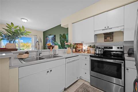 11060 SW 196th St 514, Cutler Bay FL - photo 8 of 31