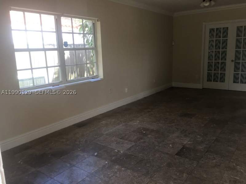 4 bedroom SingleFamilyResidence at 625 E 8th Ct, Sun-Tan Vill Sec 5, Hialeah — photo 4