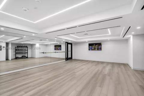 225 N Miami Ave 202, Miami FL - photo 21 of 50