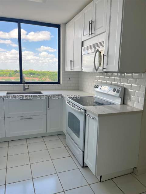441 Valencia Ave 803, Coral Gables FL - photo 10 of 28