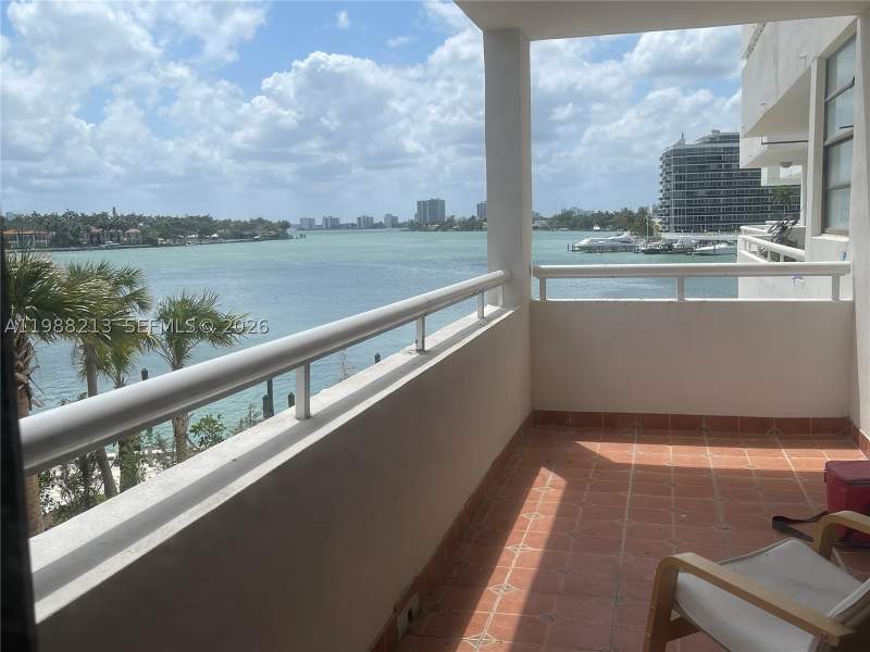 1 bedroom Condominium at 6820 Indian Creek Dr 3B, Indian Creek Cl Marina Co, Miami Beach — photo 2