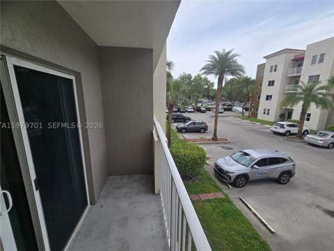 11040 SW 196th St 203, Cutler Bay FL - photo 7 of 28