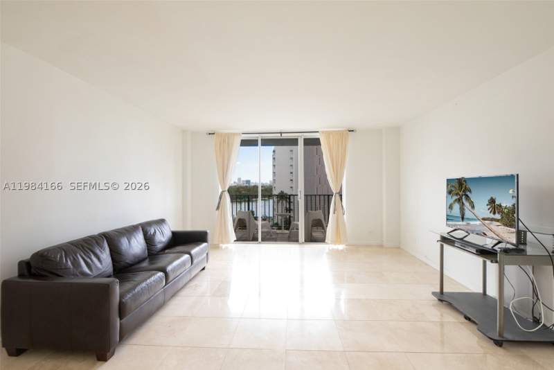 1 bedroom Condominium at 1001 91st St 701, Longwood Towers Condo, Bay Harbor Islands — photo 2