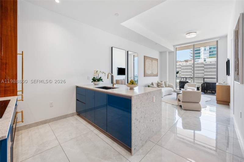 1 bedroom Condominium at 2655 S Bayshore Dr 1608, 2655 South Bayshore Drive, Miami — photo 3