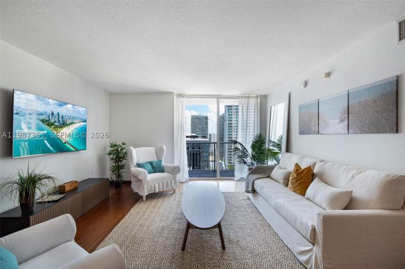 3 bedroom Condominium at 1200 Brickell Bay Dr 2824, The Club At Brickell Bay, Miami — photo 2