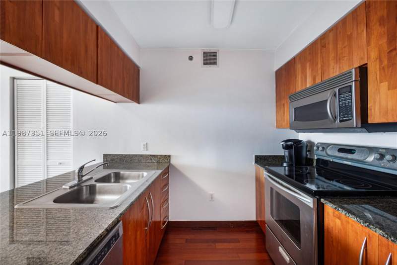 3 bedroom Condominium at 1200 Brickell Bay Dr 2824, The Club At Brickell Bay, Miami — photo 5