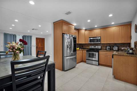 760 E 55th St, Hialeah FL - photo 11 of 44