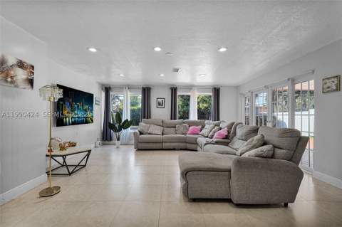 760 E 55th St, Hialeah FL - photo 14 of 44
