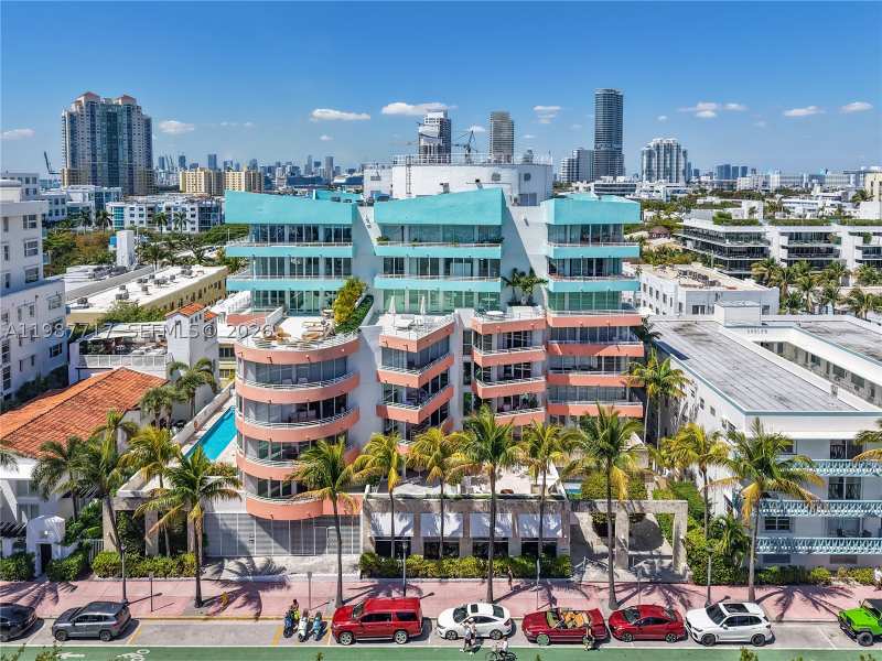 1 bedroom Condominium at 225 Collins Ave 5J, Ocean Place Condo, Miami Beach — photo 1