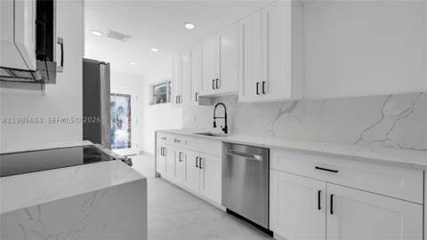 8850 NE 4th Ave, El Portal FL - photo 10 of 18