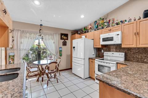 15012 SW 45th Ln, Miami FL - photo 12 of 43