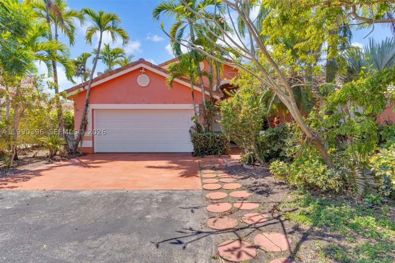 4 bedroom SingleFamilyResidence at 15012 SW 45th Ln, The Mansions, Miami — photo 2