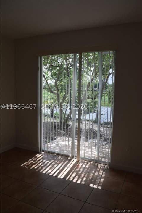 17720 NW 73rd Ave 105, Hialeah FL - photo 17 of 31