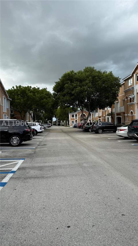 17720 NW 73rd Ave 105, Hialeah FL - photo 20 of 31