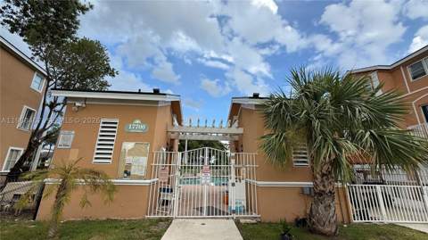 17720 NW 73rd Ave 105, Hialeah FL - photo 23 of 31