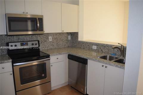17720 NW 73rd Ave 105, Hialeah FL - photo 6 of 31