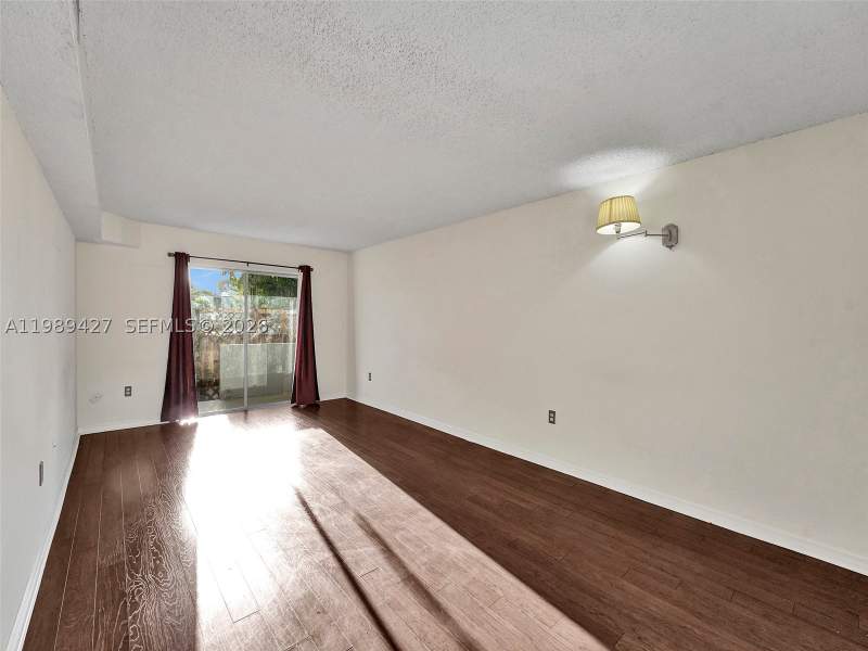 2 bedroom Condominium at 4600 SW 67th Ave 155, Sunwood Condo, Miami — photo 2