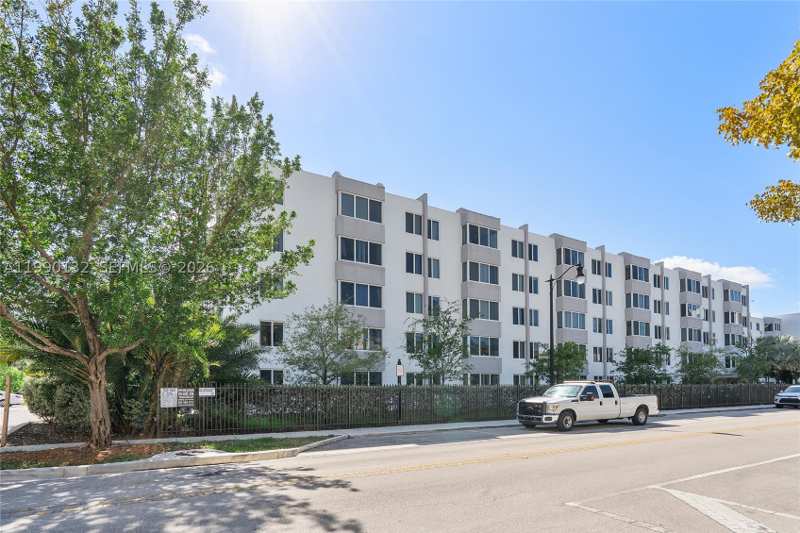1 bedroom Condominium at 250 180th Dr 456, Caribbean Breeze Condo, Sunny Isles Beach — photo 1