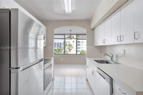 250 180th Dr 456, Sunny Isles Beach FL - photo 10 of 18