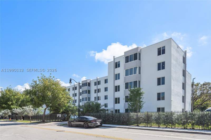 1 bedroom Condominium at 250 180th Dr 456, Caribbean Breeze Condo, Sunny Isles Beach — photo 2
