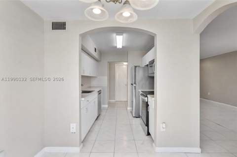 250 180th Dr 456, Sunny Isles Beach FL - photo 8 of 18