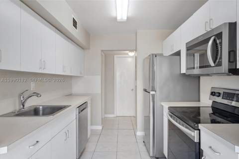 250 180th Dr 456, Sunny Isles Beach FL - photo 9 of 18