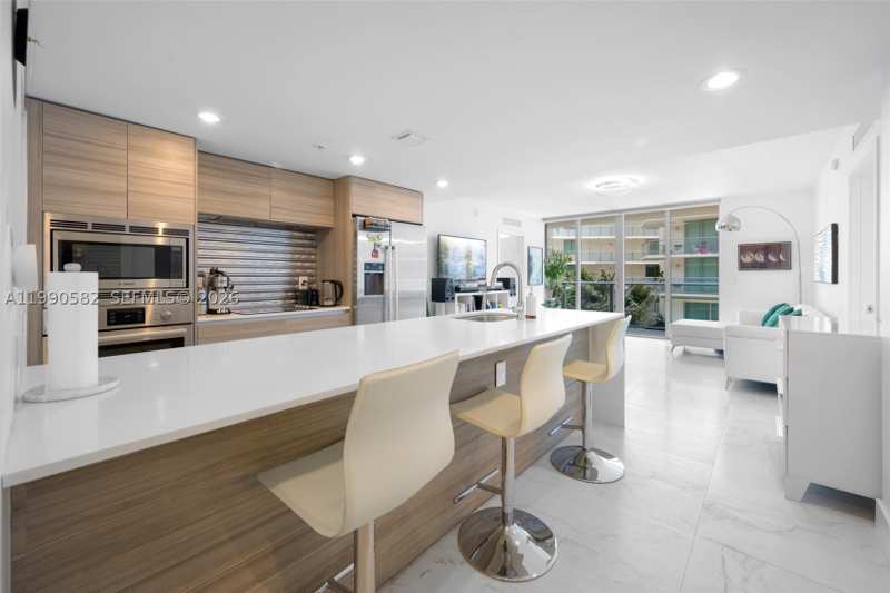 2 bedroom Condominium at 6610 Indian Creek Dr 406, Amd Pl Of 2nd Ocean Front, Miami Beach — photo 1