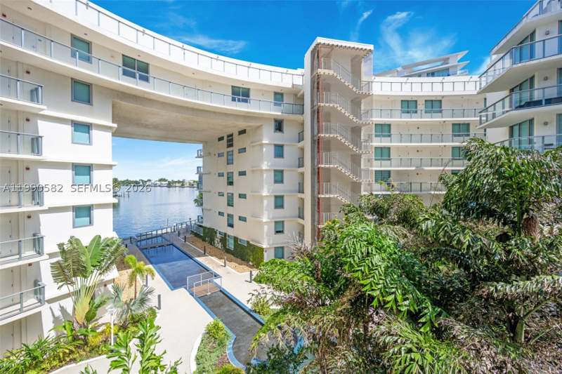 2 bedroom Condominium at 6610 Indian Creek Dr 406, Amd Pl Of 2nd Ocean Front, Miami Beach — photo 2