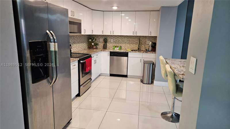 2 bedroom Condominium at 11111 Biscayne Blvd 3F, Jockey Club Condo, Miami — photo 2