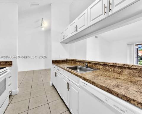 15770 SW 106th Ter 303, Miami FL - photo 7 of 64