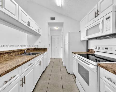 15770 SW 106th Ter 303, Miami FL - photo 8 of 64