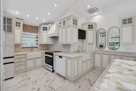 941 NE 119th St, Biscayne Park FL - photo 12 of 118