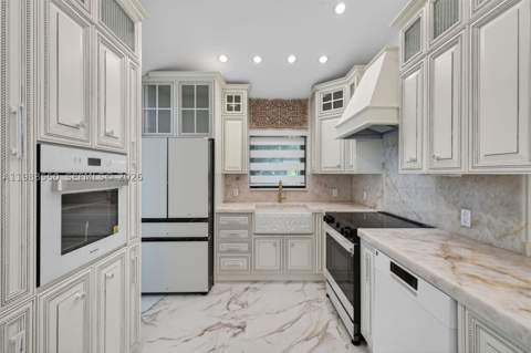 941 NE 119th St, Biscayne Park FL - photo 15 of 118