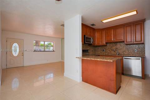 10521 SW 41st Ter, Miami FL - photo 16 of 68