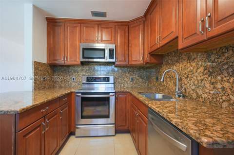 10521 SW 41st Ter, Miami FL - photo 19 of 68