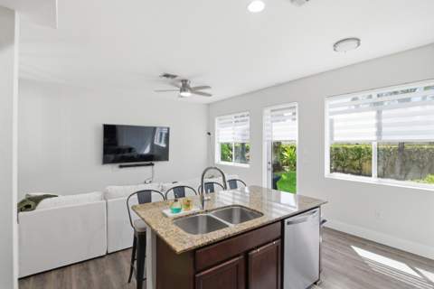 21482 NW 14th Court 21482, Miami Gardens FL - photo 15 of 43