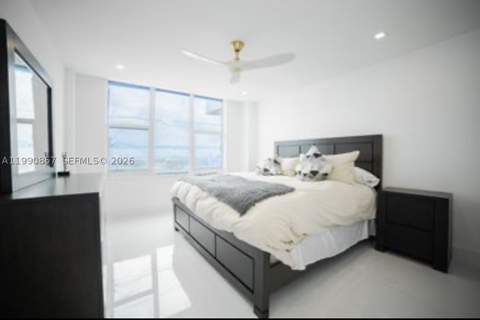 5600 Collins Ave 14K, Miami Beach FL - photo 14 of 45
