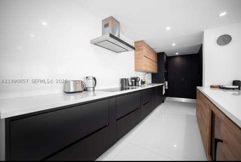 5600 Collins Ave 14K, Miami Beach FL - photo 7 of 45