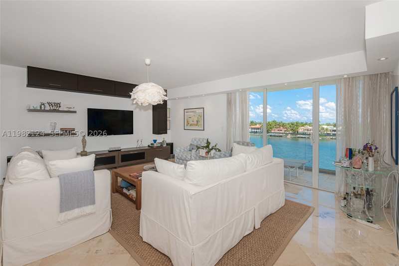 2 bedroom Condominium at 19707 E Turnberry Way 5E, Turnberry Isle Condo, Aventura — photo 1