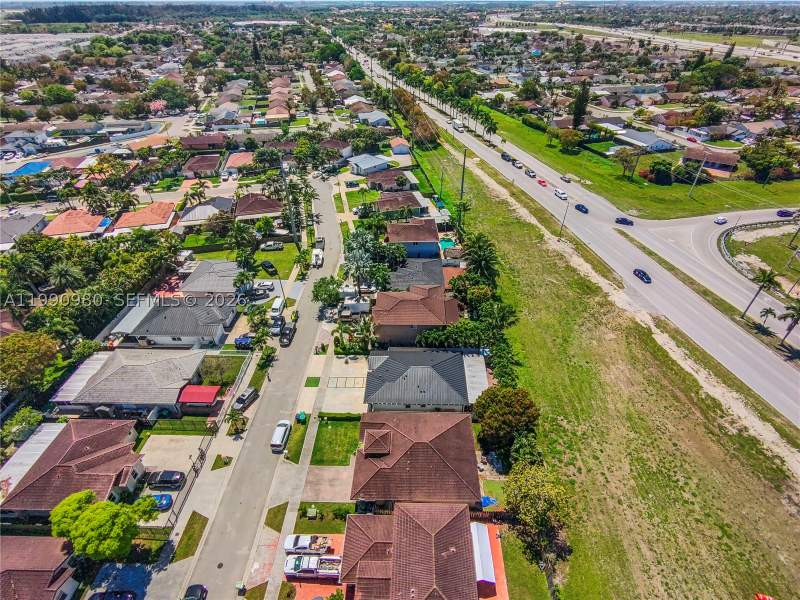 3 bedroom SingleFamilyResidence at 27964 SW 136th Pl, Abel Homes At Cambridge E, Homestead — photo 4