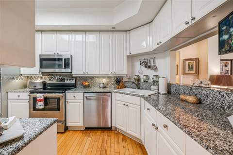 888 Brickell Key Dr 807, Miami FL - photo 18 of 62