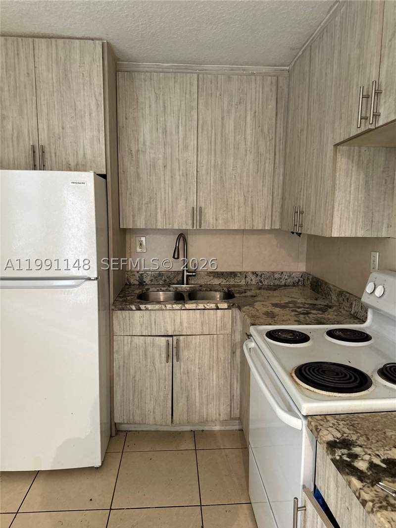 1 bedroom Condominium at 12890 NE 8th Ave 107, Marbella Condo, North Miami — photo 3